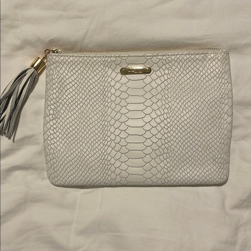 Sophisticated GiGi Leather White Snakeskin clutch with Tassel NWOT Pristine